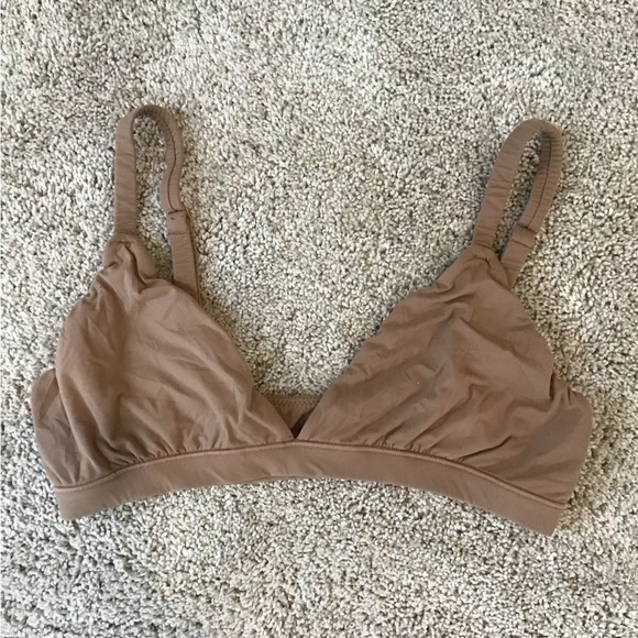 SKIMS Fits Everybody Triangle Bralette | Taupe | Size M - Picture 4 of 5